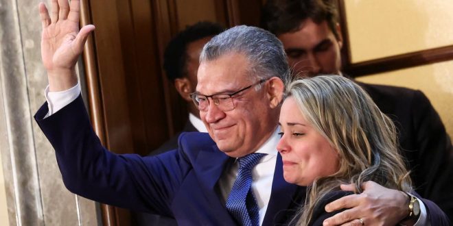 Enrique Márquez se reencuentra con su sobrina después de ser nombrado por Trump